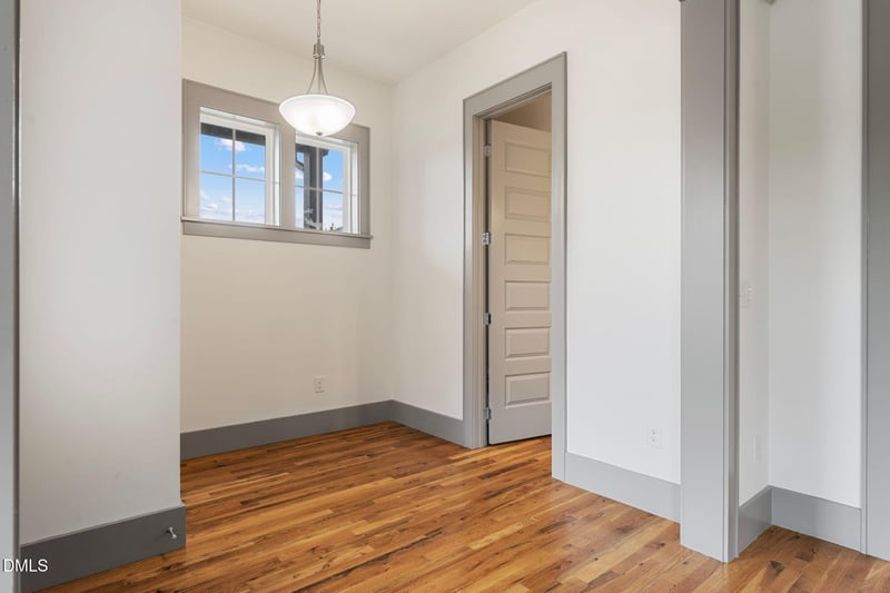 140 Rock Ledge Dr, Chapel Hill, NC 27516
