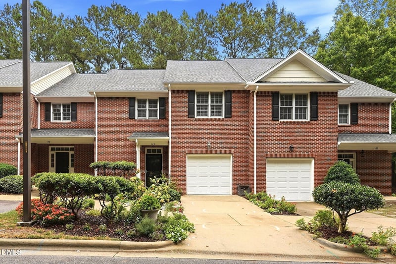 140 Tuska Hills Dr, Holly Springs, NC 27540