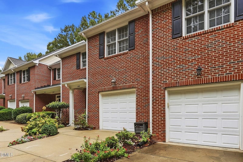 140 Tuska Hills Dr, Holly Springs, NC 27540