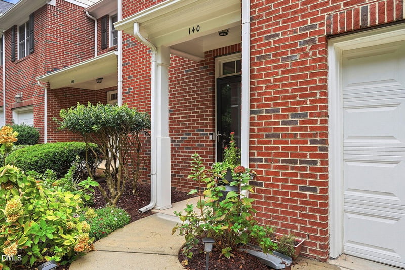 140 Tuska Hills Dr, Holly Springs, NC 27540