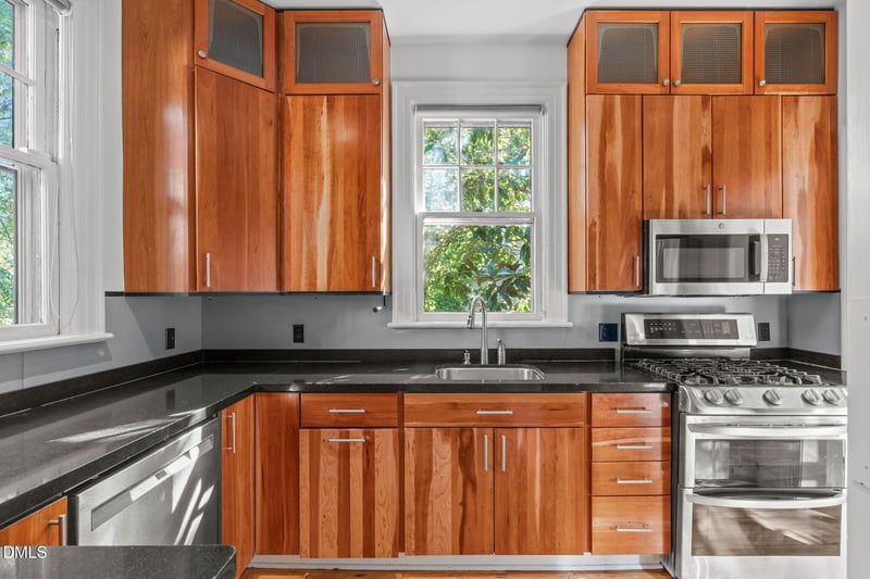 1403 Park Dr, Raleigh, NC 27605