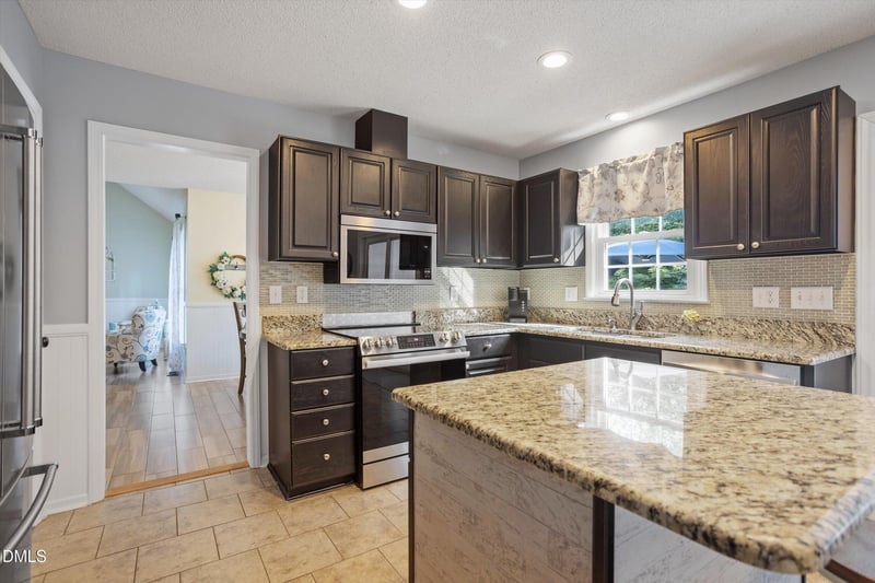 1405 Waterwinds Ct, Wake Forest, NC 27587