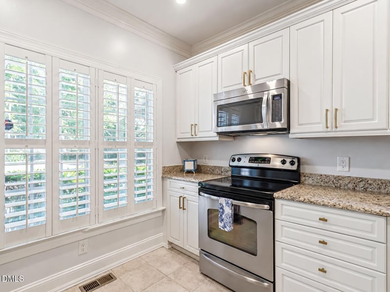 1406 Governors Ct, Raleigh, NC 27604