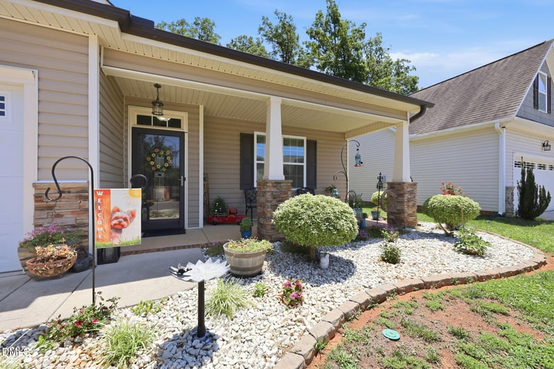 1407 Yellow Wood Dr, Mebane, NC 27302