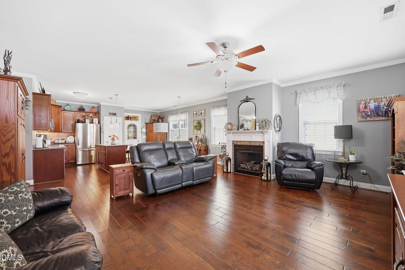 1407 Yellow Wood Dr, Mebane, NC 27302