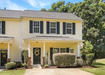 142 Cline Falls Dr, Holly Springs, NC 27540