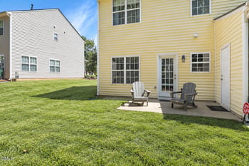 142 Cline Falls Dr, Holly Springs, NC 27540