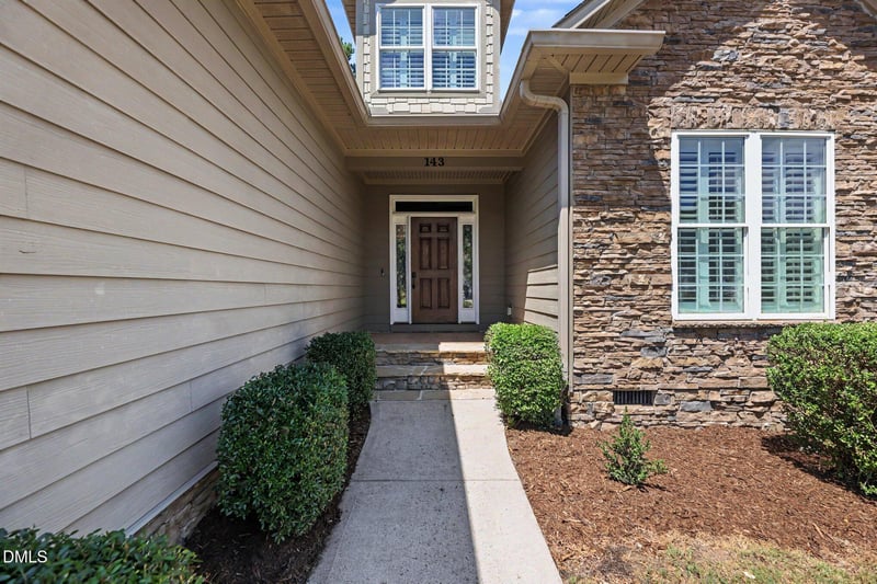 143 Fawnbrook Dr, Four Oaks, NC 27524