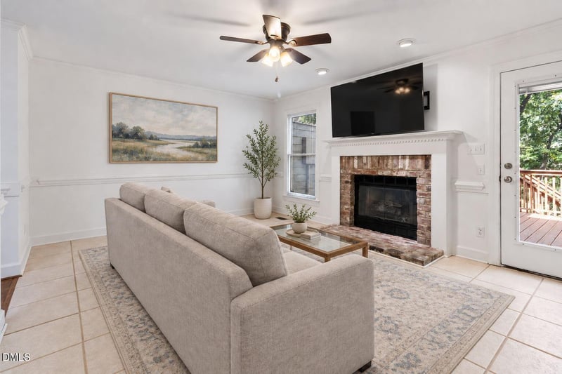 143 Hedgerow Ct, Cary, NC 27513