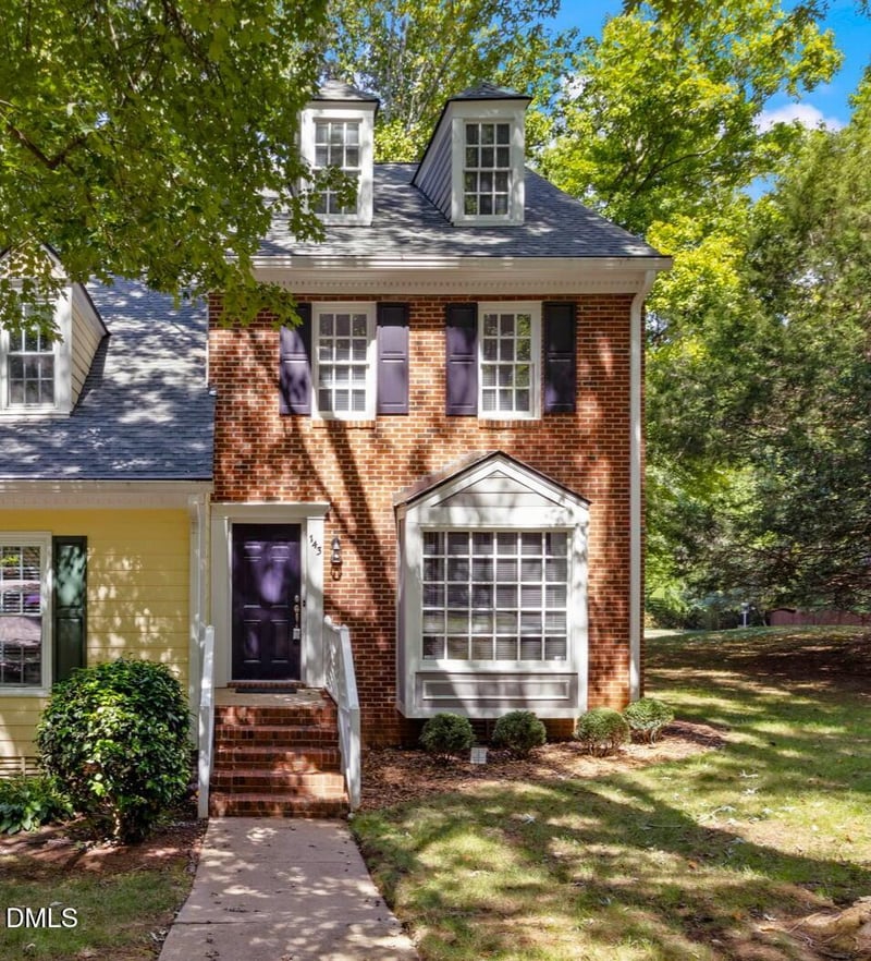 143 Hedgerow Ct, Cary, NC 27513