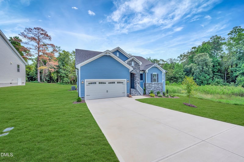 144 Golfview Ave, Benson, NC 27504