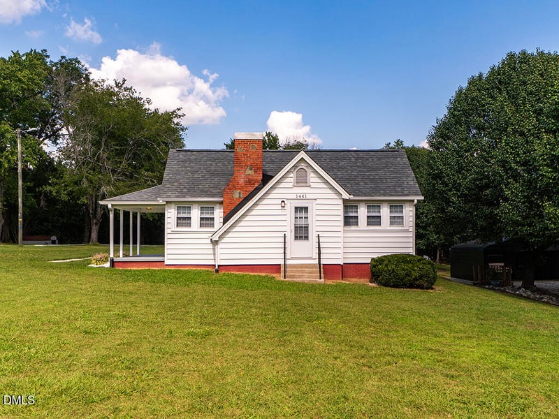 1441 N Graham Hopedale Rd, Burlington, NC 27217