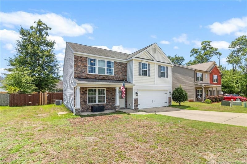 1454 Laguardia Dr, Hope Mills, NC 28348