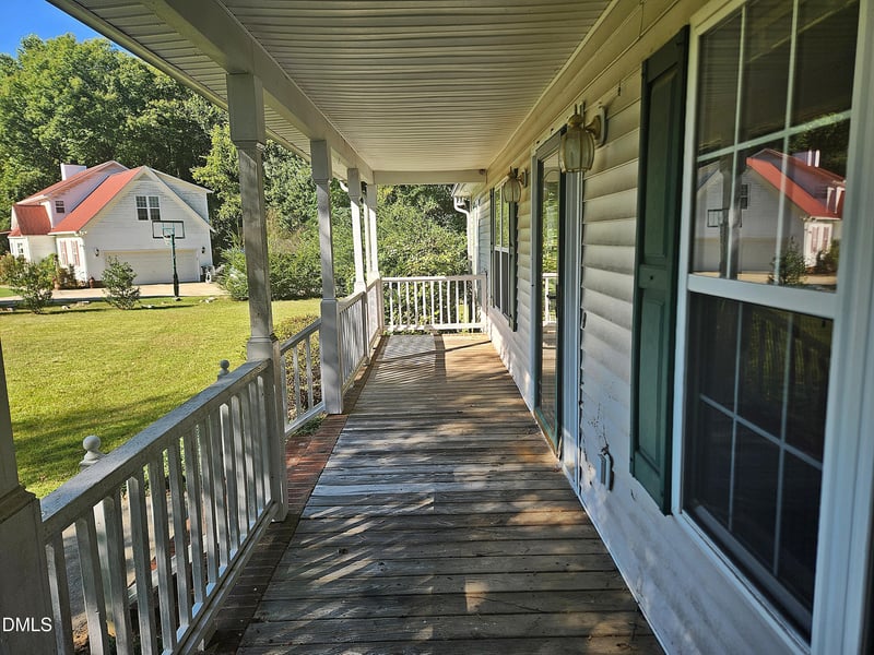 146 Sandy Branch Ln, Clayton, NC 27527