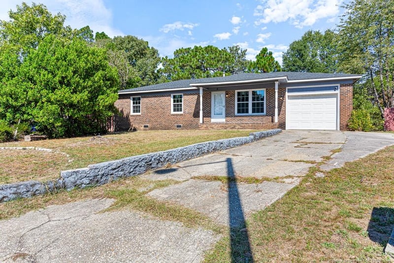 1492 Argon Ave, Fayetteville, NC 28311