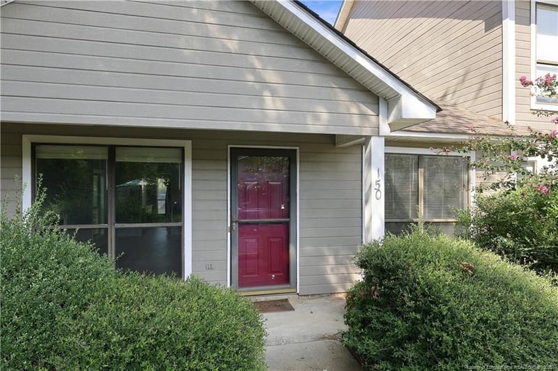 150 Aloha Dr, Fayetteville, NC 28311