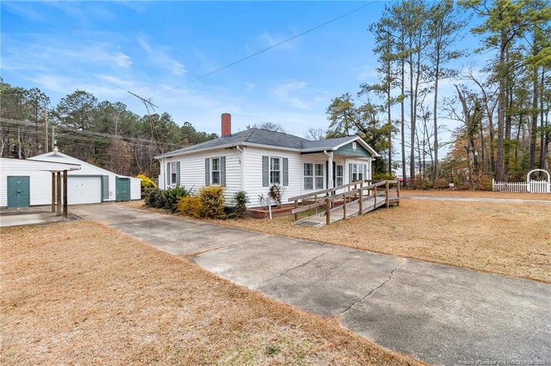 150 Old Vander Rd, Fayetteville, NC 28312