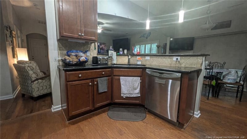 1504 Laguardia Dr, Hope Mills, NC 28348