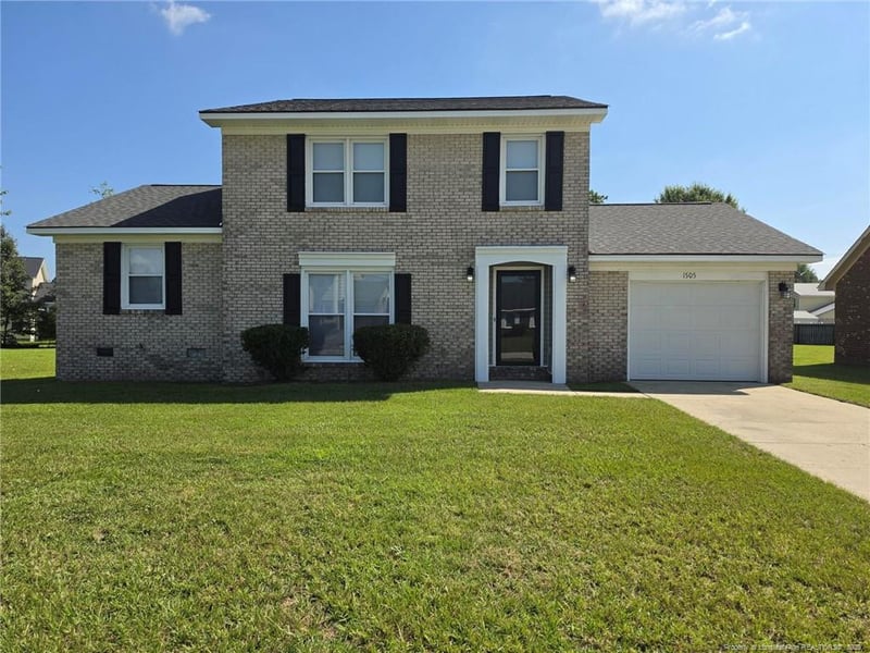 1505 Dove Tail Dr, Fayetteville, NC 28314