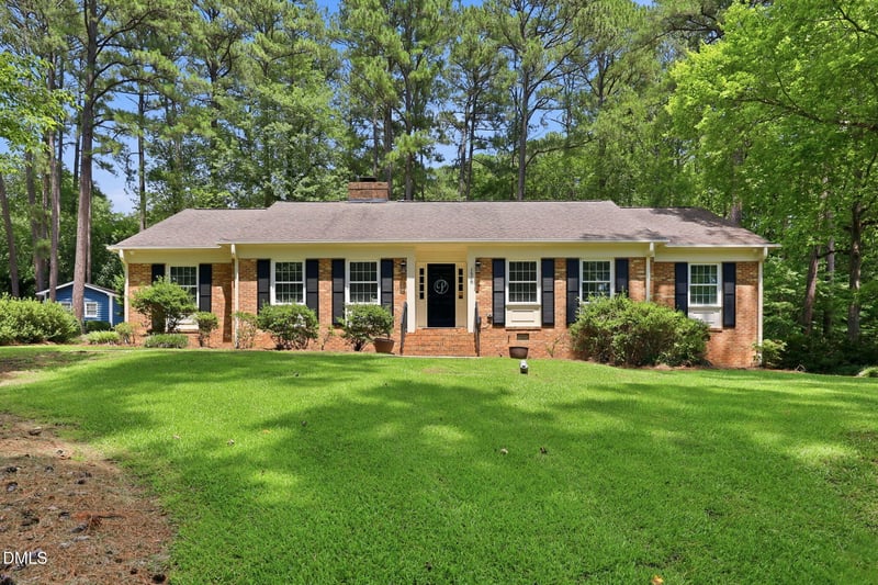 1508 Lord Ashley Dr, Sanford, NC 27330