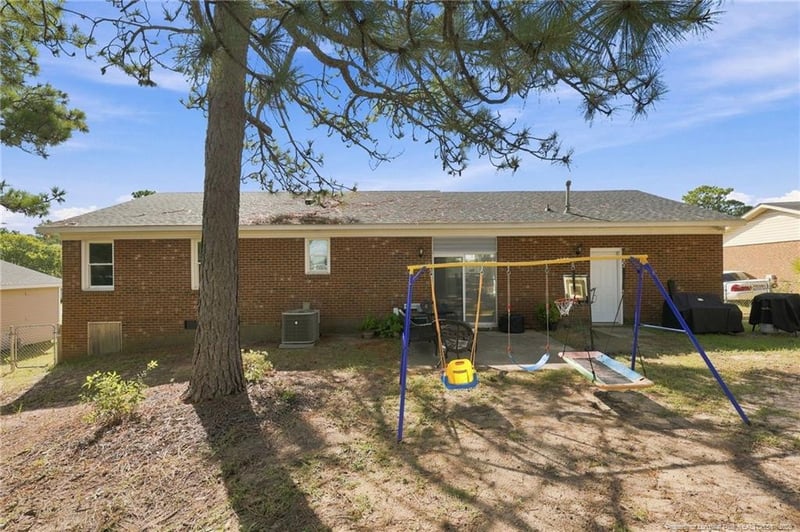 1512 Topaz Ct, Fayetteville, NC 28311