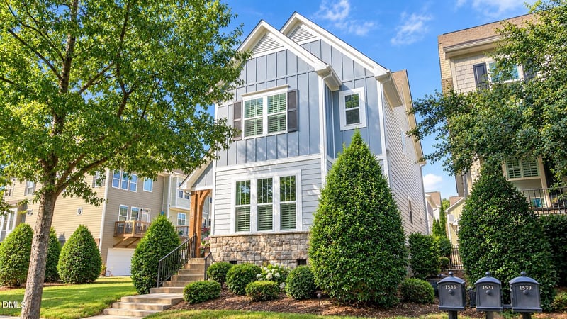 1513 Fullerton Pl, Raleigh, NC 27607