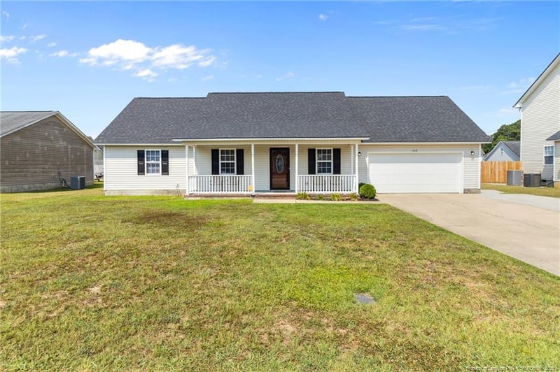 1516 Belews Creek Ln, Fayetteville, NC 28312