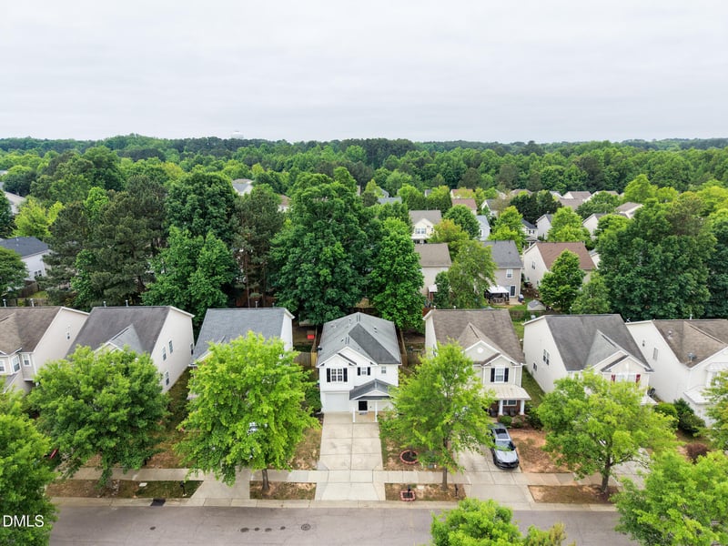 152 Trayesan Dr, Holly Springs, NC 27540