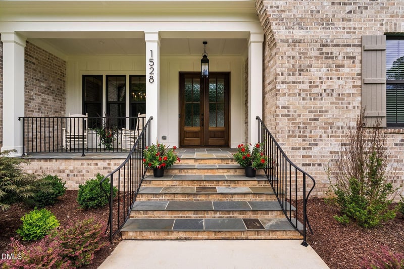 1528 Lake Adventure Ct, Raleigh, NC 27613