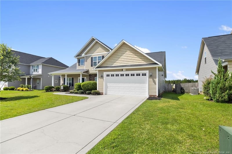 1528 Vandenberg Dr, Fayetteville, NC 28312