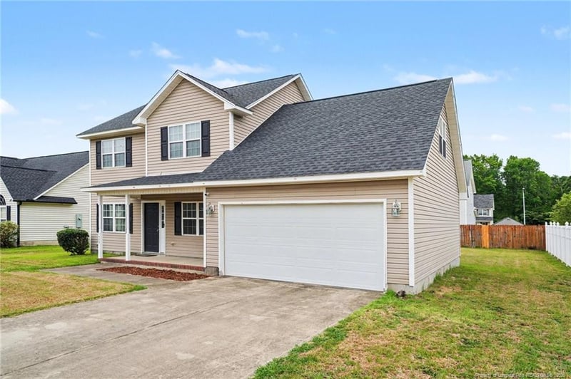 1529 Belews Creek Ln, Fayetteville, NC 28312