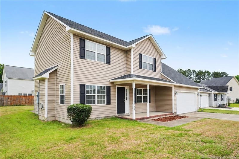 1529 Belews Creek Ln, Fayetteville, NC 28312