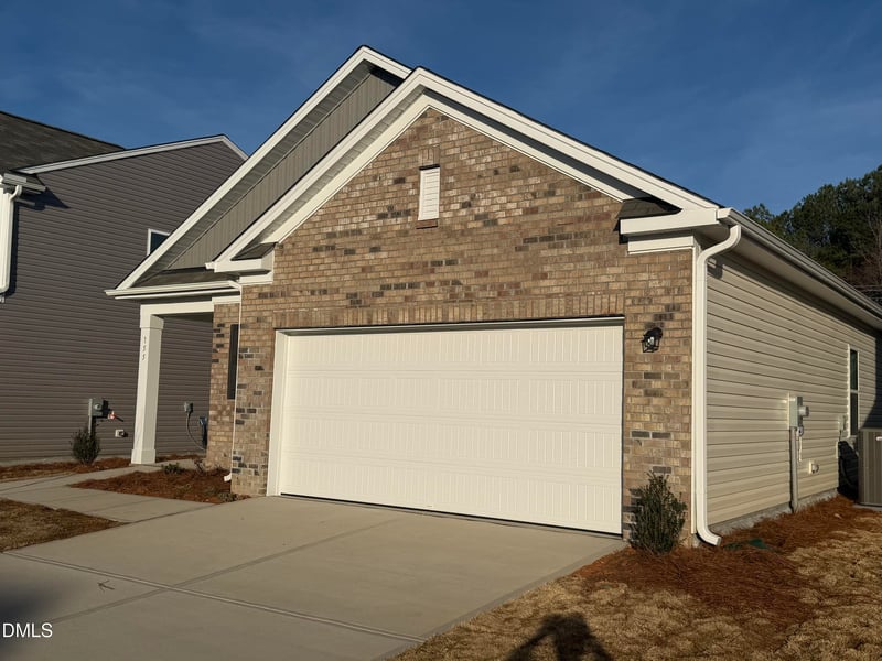 153 Babbling Brook Dr, Clayton, NC 27520