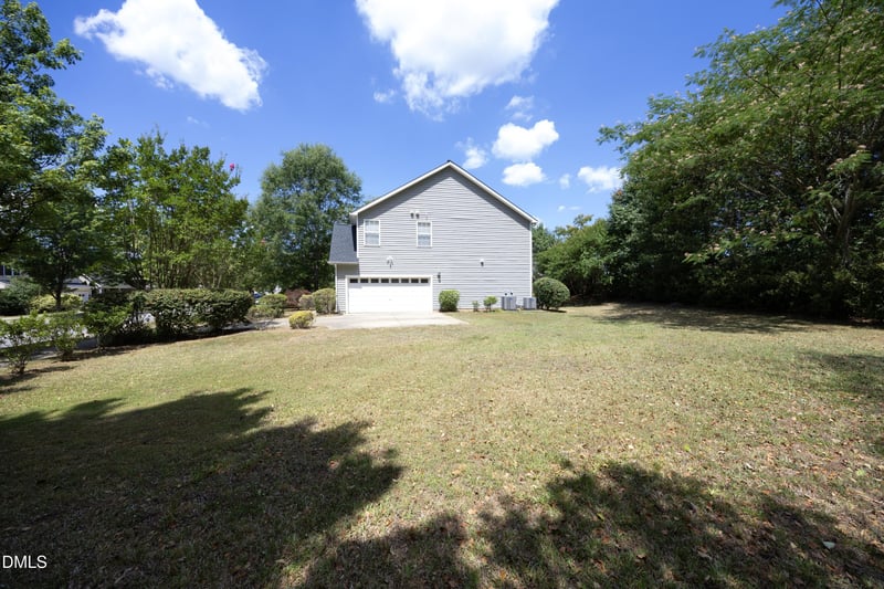 154 Stobhill Ln, Holly Springs, NC 27540