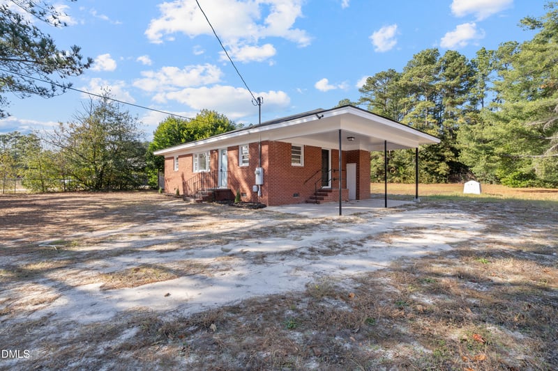 1546 Eloise St, Fayetteville, NC 28311