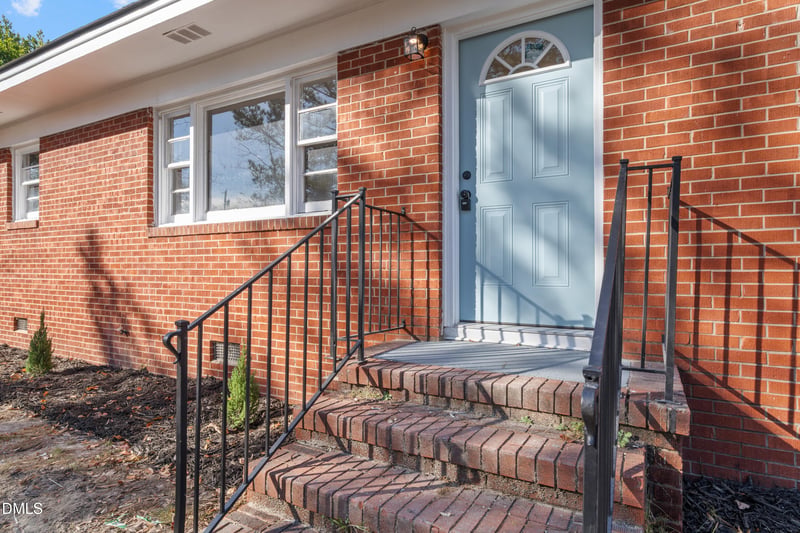 1546 Eloise St, Fayetteville, NC 28311