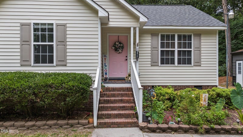 155 Hilltop Dr, Four Oaks, NC 27524