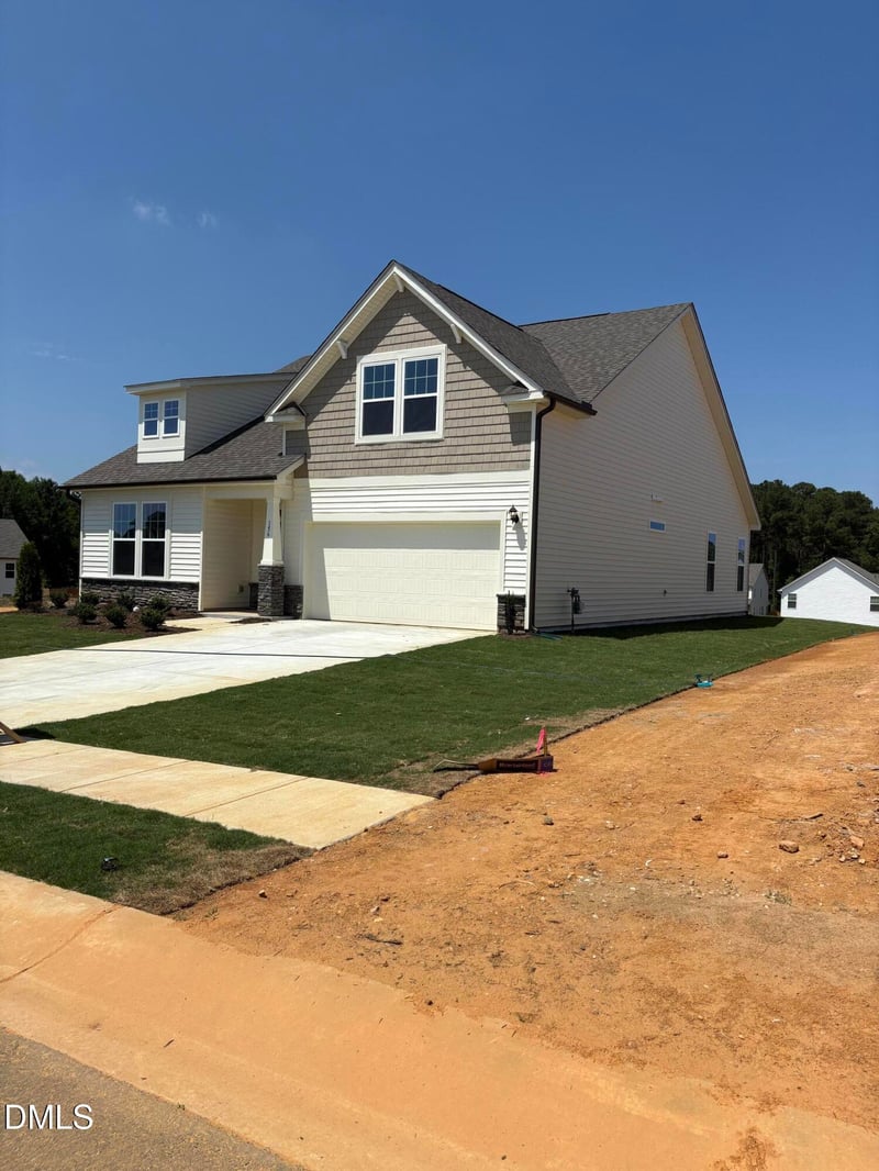 156 Appleseed Dr, Lillington, NC 27546