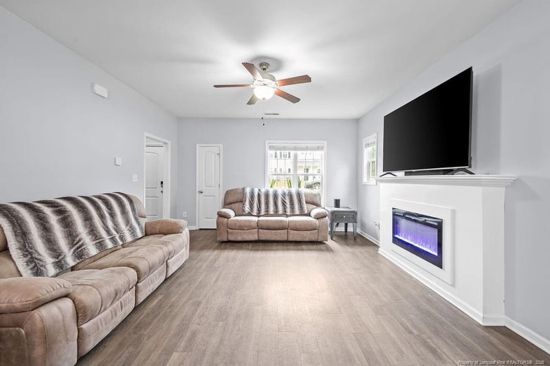 1589 Mount Rainer Dr, Fayetteville, NC 28301