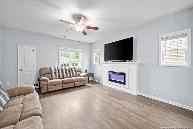 1589 Mount Rainer Dr, Fayetteville, NC 28301