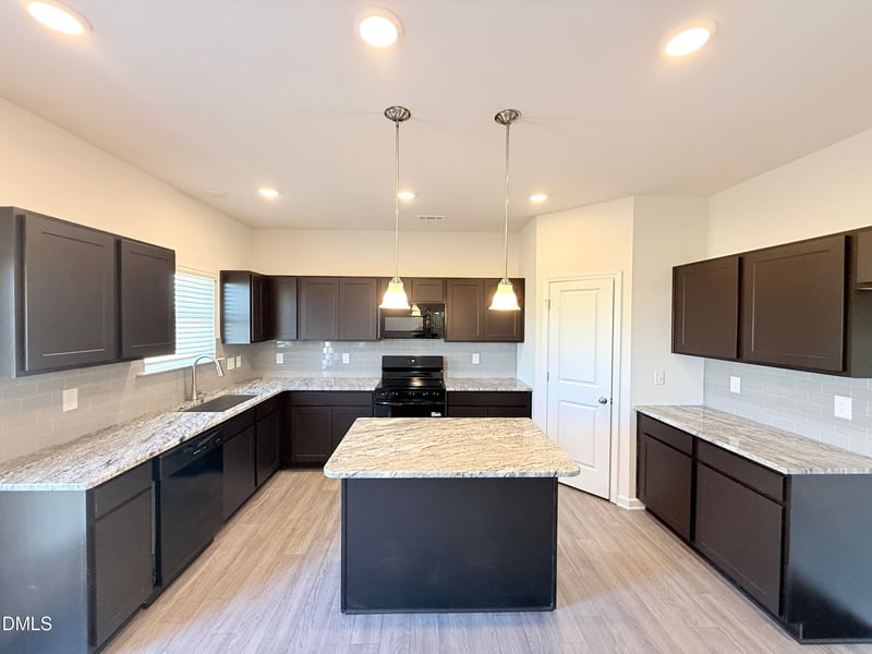 16 Valley Forge Ln, Smithfield, NC 27577