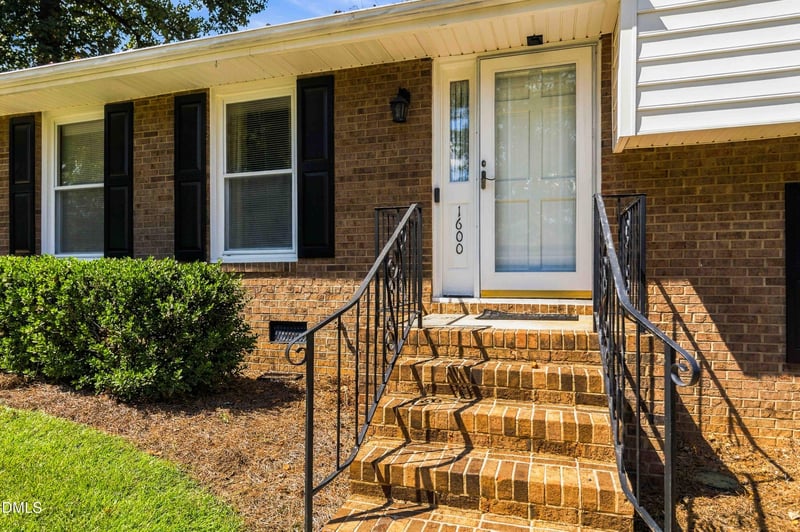 1600 Edgebrook Dr, Garner, NC 27529