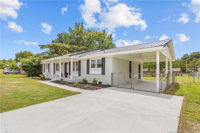 1606 Grandview Dr, Fayetteville, NC 28314