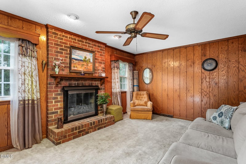 1609 Regency Dr, Burlington, NC 27215