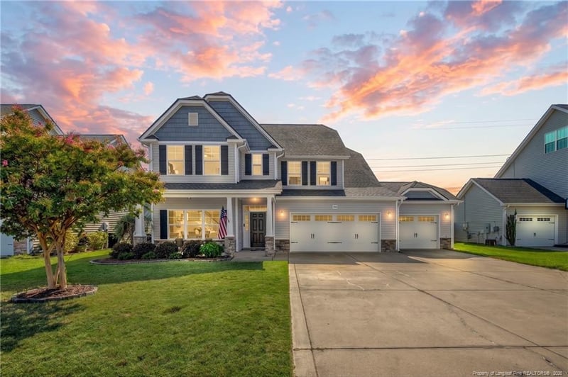 1612 Man O War Dr, Hope Mills, NC 28348