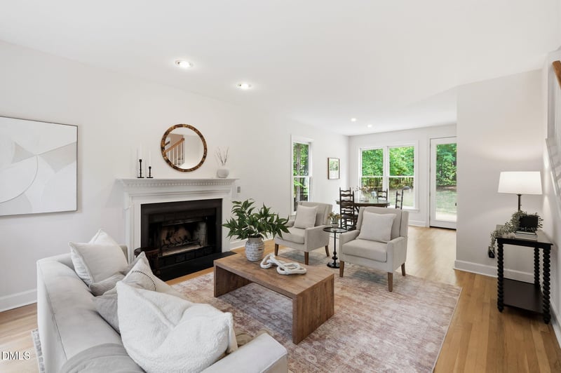 1615 Meadow Ln, Chapel Hill, NC 27516