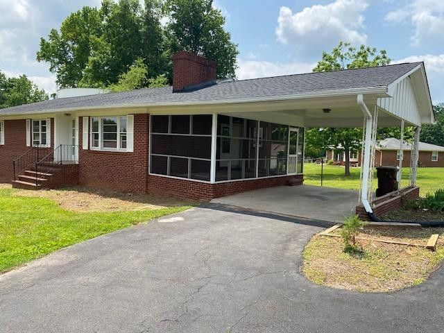 1619 N Main St, Roxboro, NC 27573