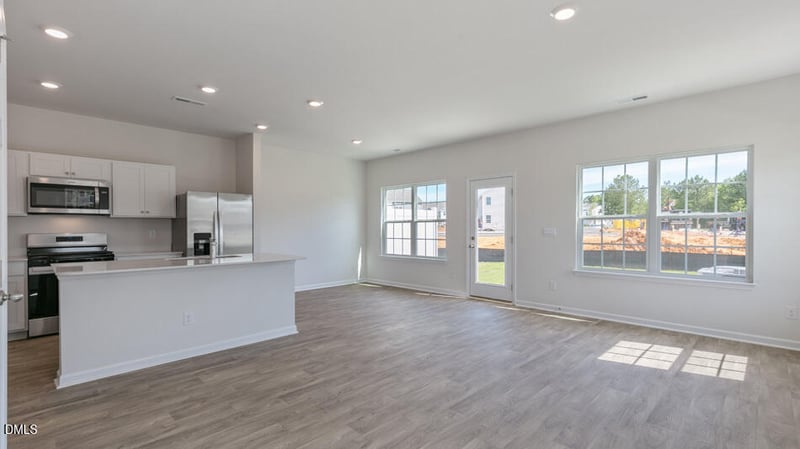 166 Rusling Leaf Dr, Fuquay Varina, NC 27526