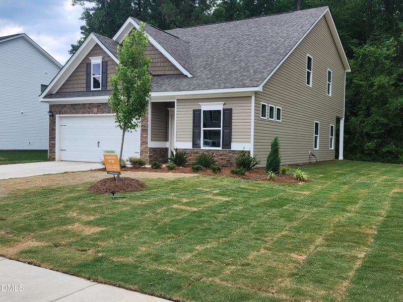 1673 Elk Run Dr, Fayetteville, NC 28312