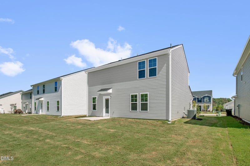 17 W Emily Gardens Dr, Selma, NC 27576